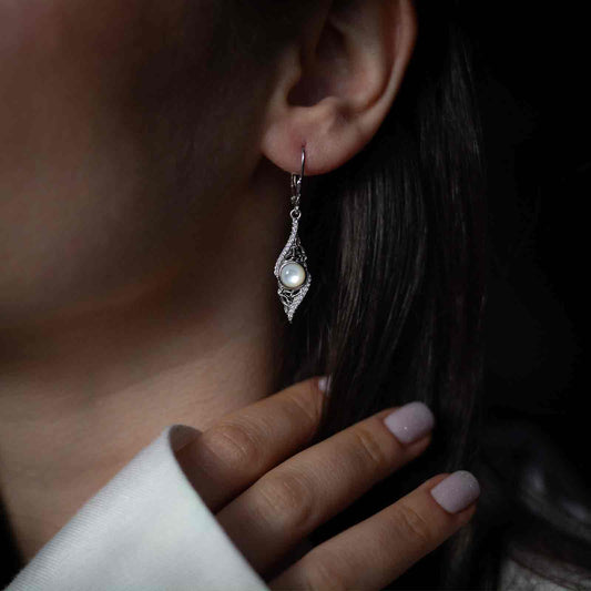 Silver Arian Earring Twisted Trinity Drop