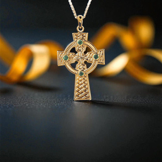 Traditional Celtic Knot Medium with Emeralds