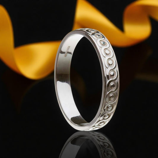 Ladies Continuity Celtic Ring