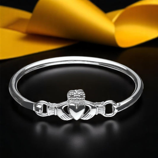 Silver Bangle Claddagh Wire