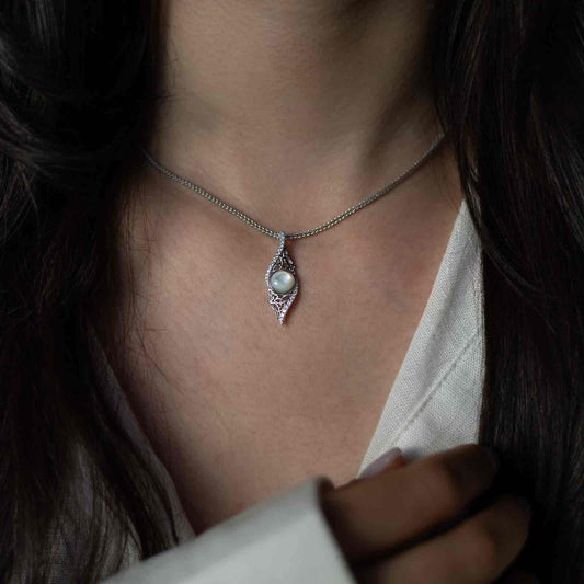 Silver Arian Pendant Twisted Trinity