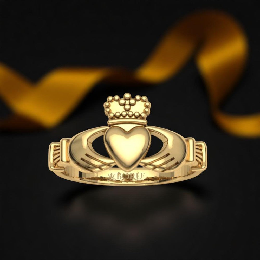 Traditional Medium Claddagh Ring