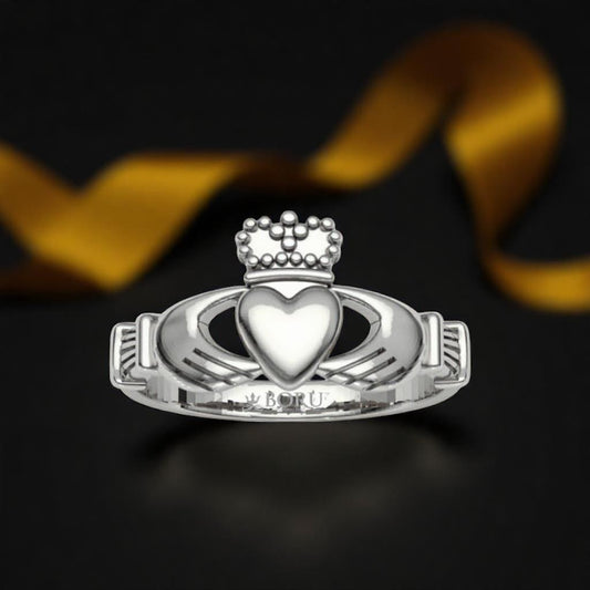 Traditional Medium Claddagh Ring