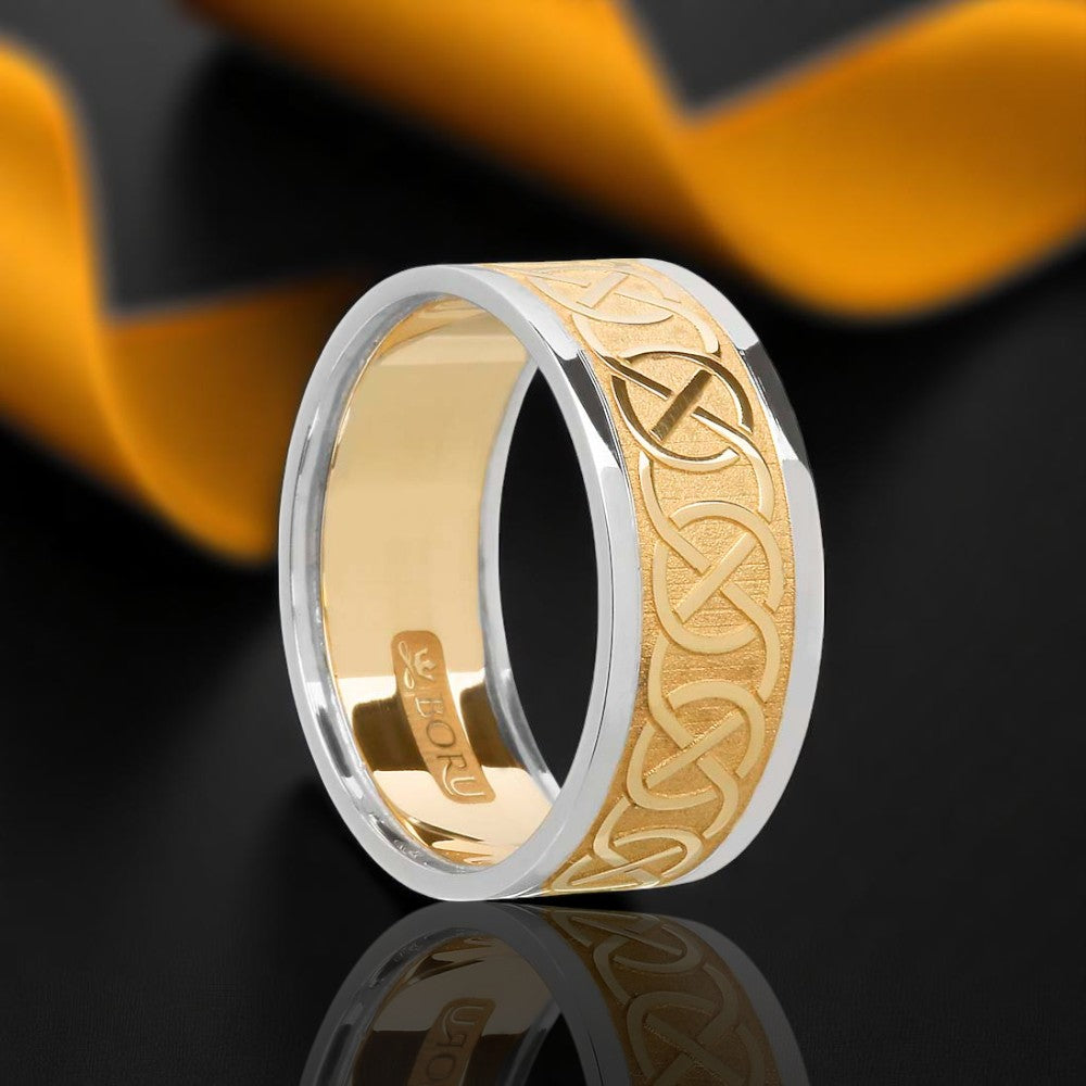 Gents Closed Celtic Knot Ring with White Trims