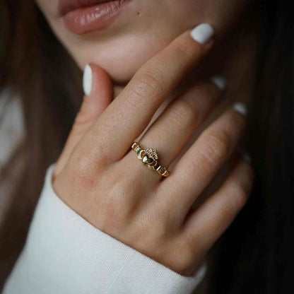 14K Gold Vermeil Boru Claddagh with Twisted Shank